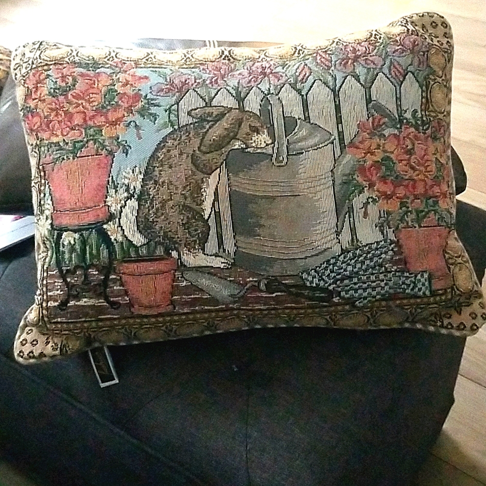 Fashion Bunny Tapestry Tweed Accent Throw Pillow